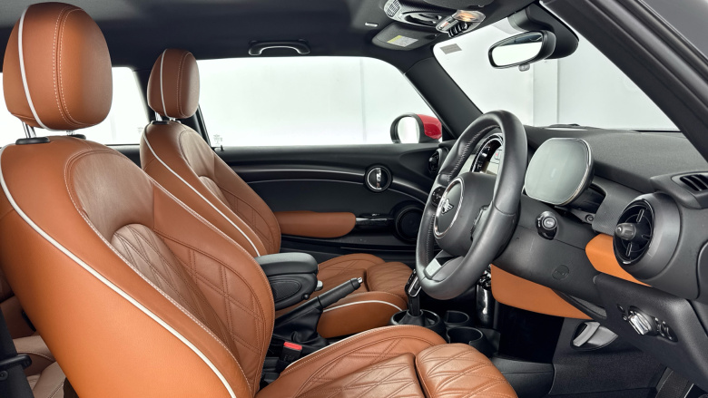 MINI Hatchback 1.5 Cooper Exclusive 3dr Auto Petrol Hatchback